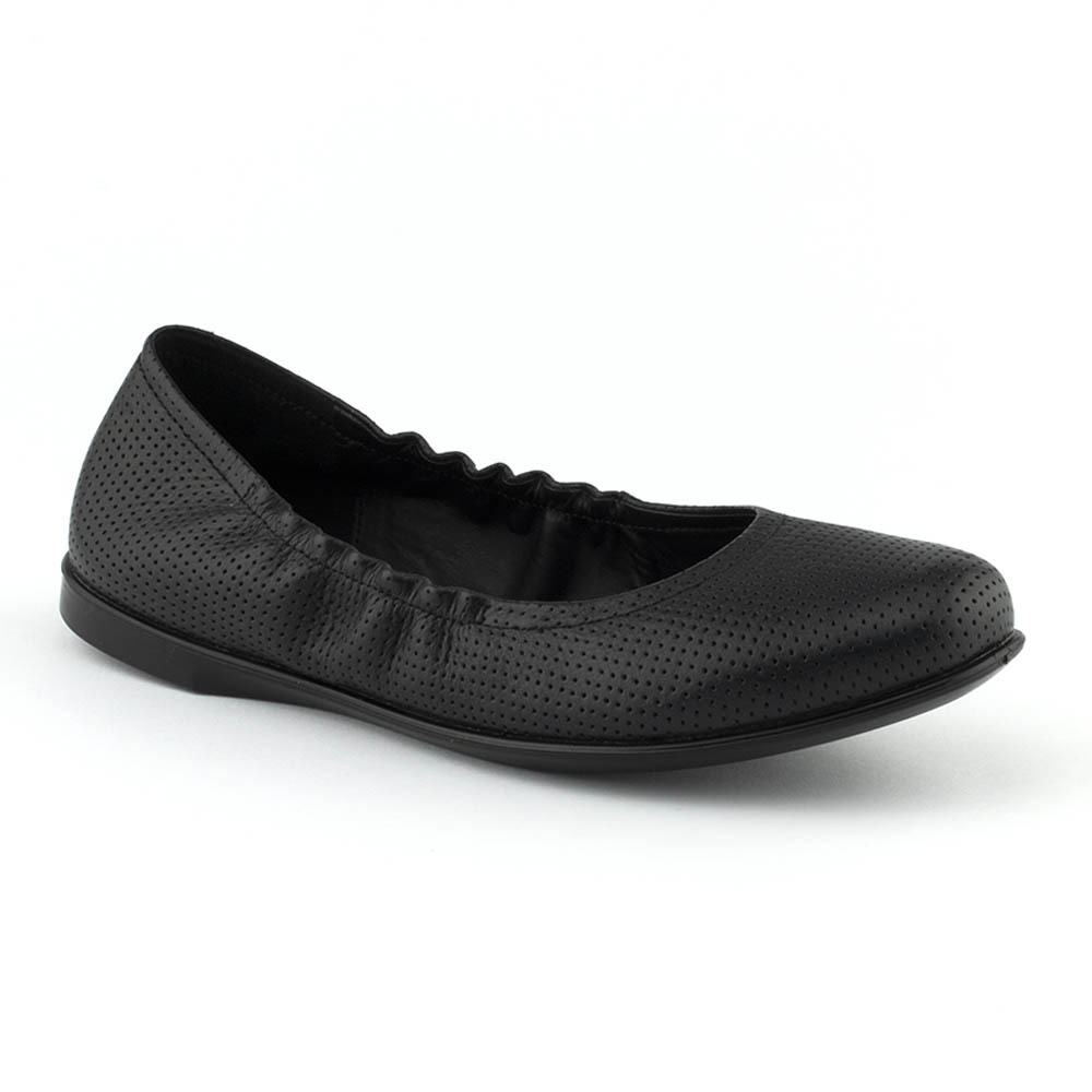 ecco incise enchant slip on