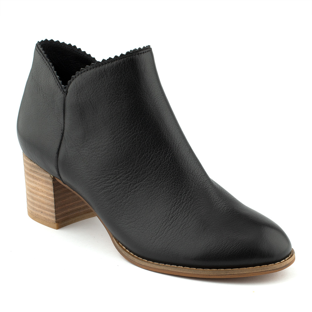 Where are django and juliette shop shoes made